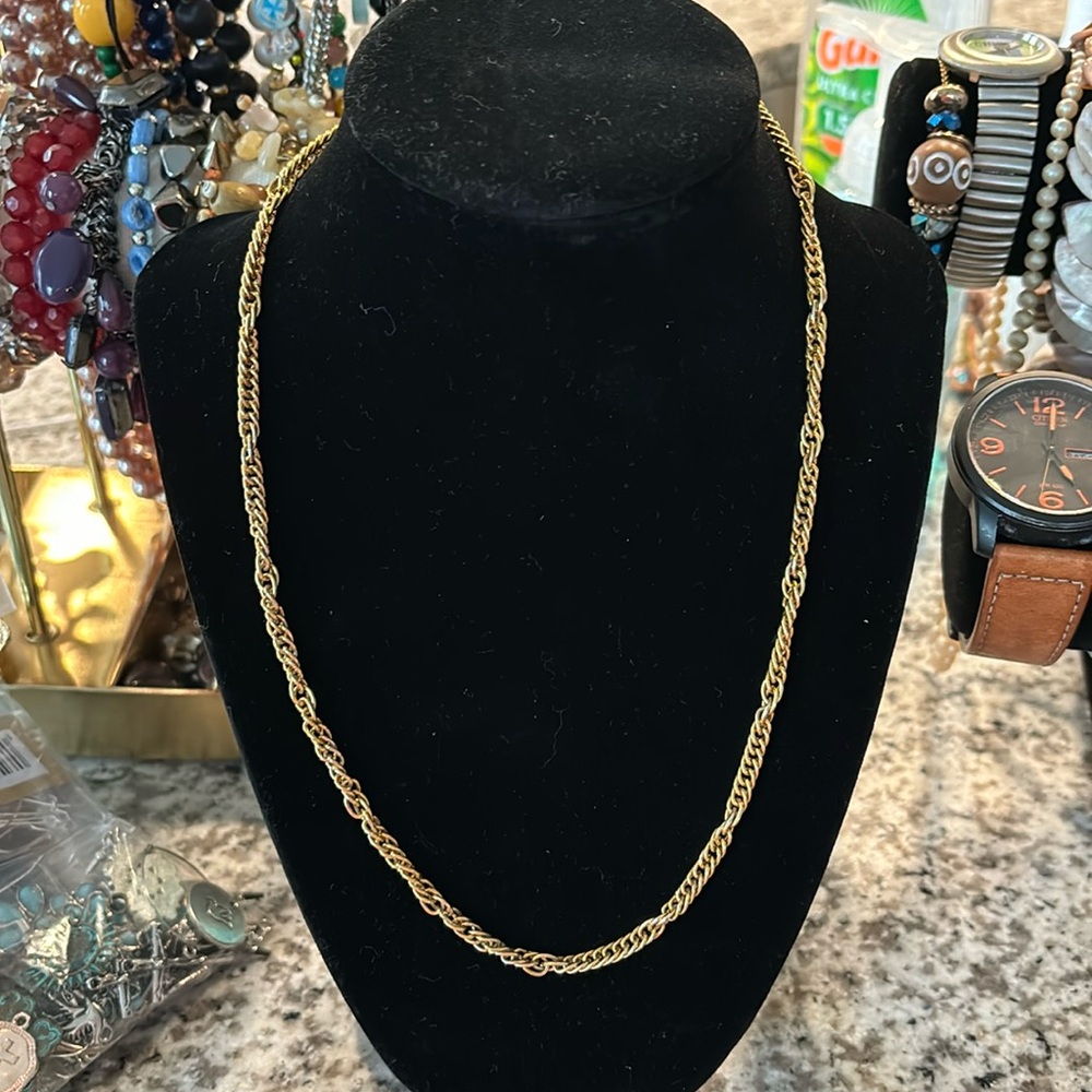 Gold Chain Necklace w/ Screw Clasp